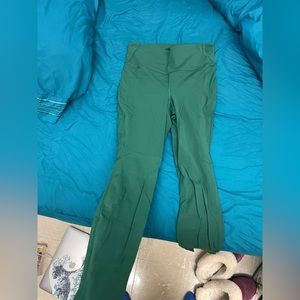 Lululemon 7/8 leggings in green! size 8!